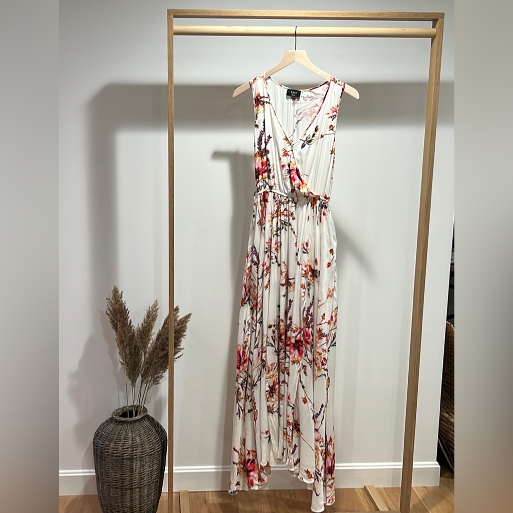 Vici Small Maxi Floral Sleevelesss Dress